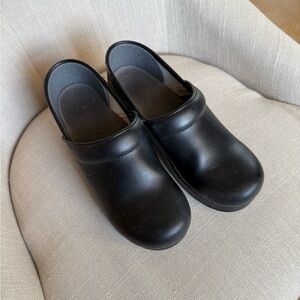 Dansko Women’s Professional Black Clogs 6